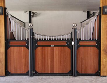 Het verschil tussen onze basis of professional paardenboxen