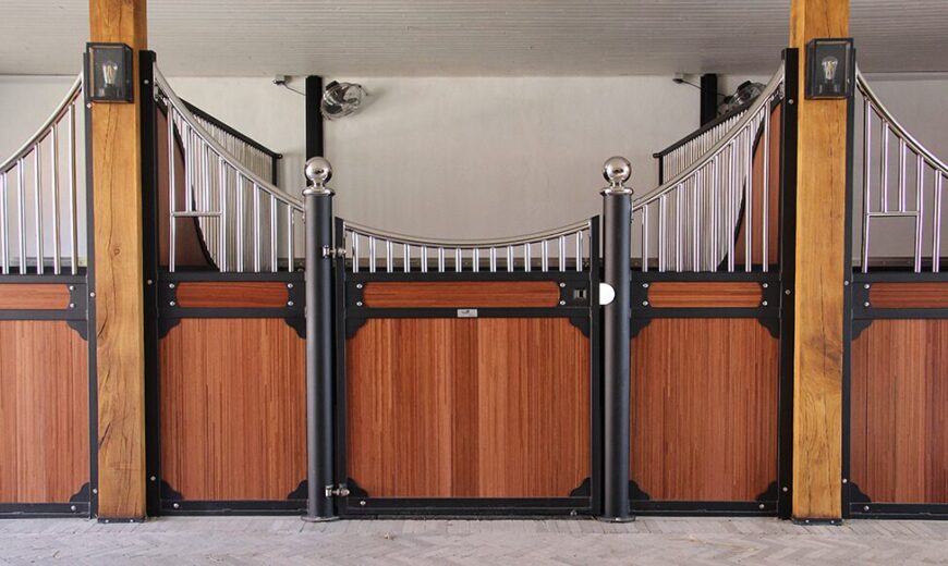 Het verschil tussen onze basis of professional paardenboxen